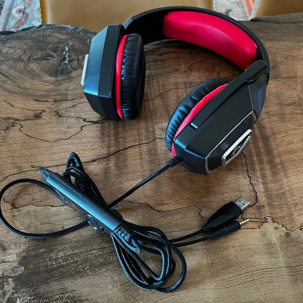 Hunterspider V-1 Pro gaming headset red and black - Used / Tested / Good Shape!